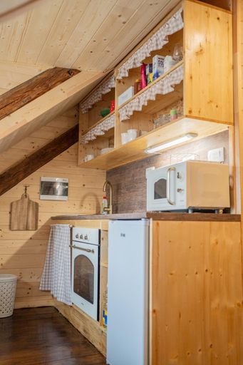 Others 5, Apartmaji Babi, Markovci