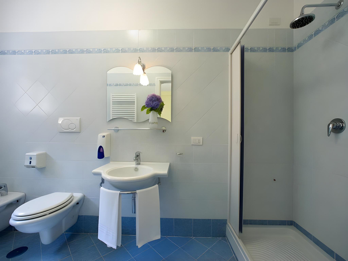 Bathroom 4, Villaggio Villa Lubrense, Napoli