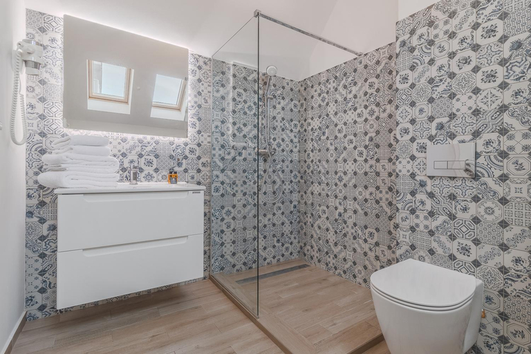 Others 4, Dozsa Residence, Oradea