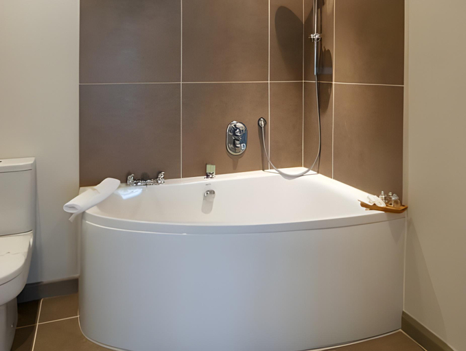 Bathroom 3, Halfway Bridge, West Sussex