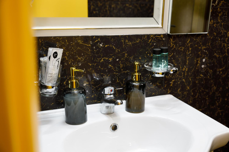 Bathroom 3, Bora Hotel, Gjirokastrës
