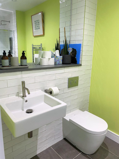 Bathroom 2, Sublime waterfront retreat with private terrace, Bristol