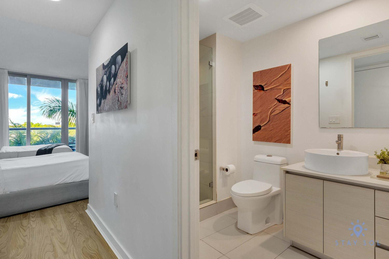 Bathroom 5, Spectacular Studio Amazing Amenities Bay View, Broward