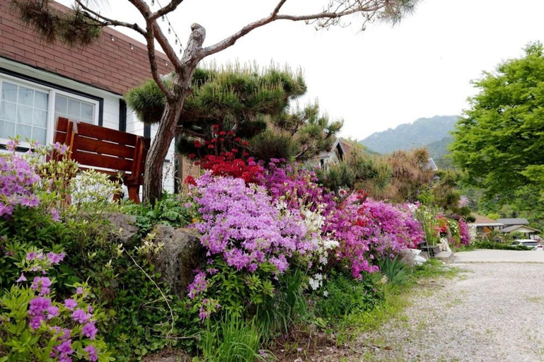 Others 4, Hill House, Inje
