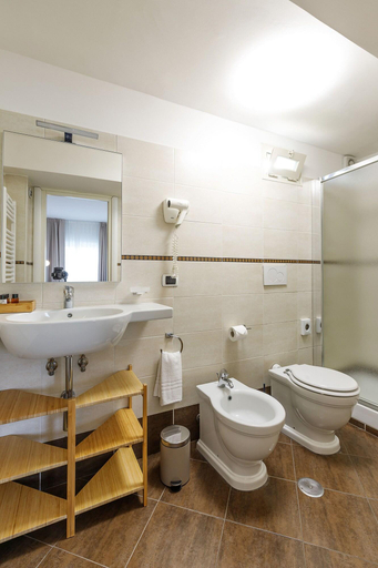 Bathroom 4, Riva Di Palo Resort, Roma
