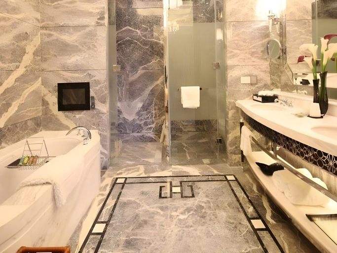 Bathroom 5, Wuxi Rsun The Lakefart Hotel , Wuxi