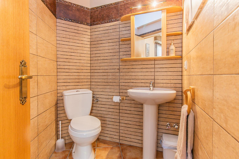 Bathroom 2, Casa El Pajar I y II, Huesca