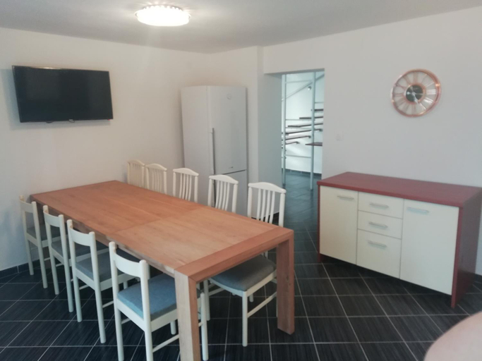 Others 4, Hostel Eva, Karlovac