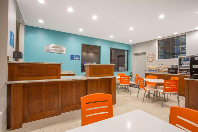 Public Area 3, Howard Johnson by Wyndham Virginia Beach At The Beach, Virginia Beach