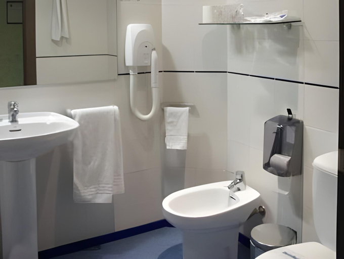 Bathroom 2, Hotel Monreal Jumilla, Murcia