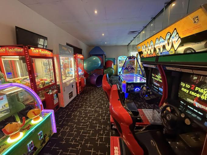 Family & Kids, The Black Horse Hotel, Melbourne