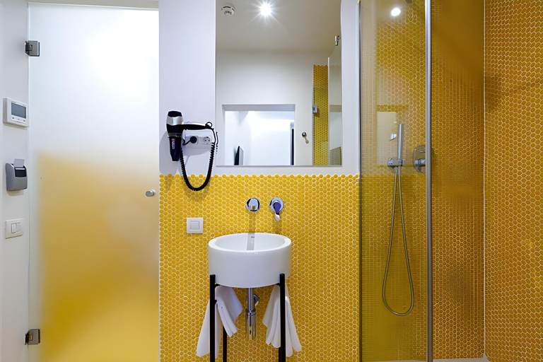 Bathroom 4, SLEEP'N Atocha, Madrid