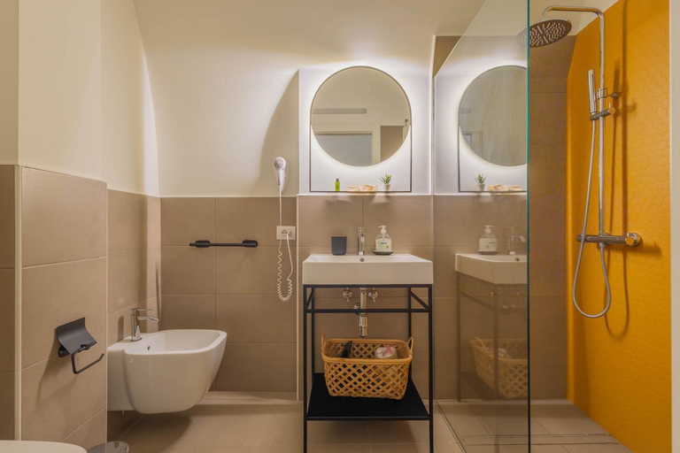 Bathroom 1, AI PALMENTI B&B, Bari