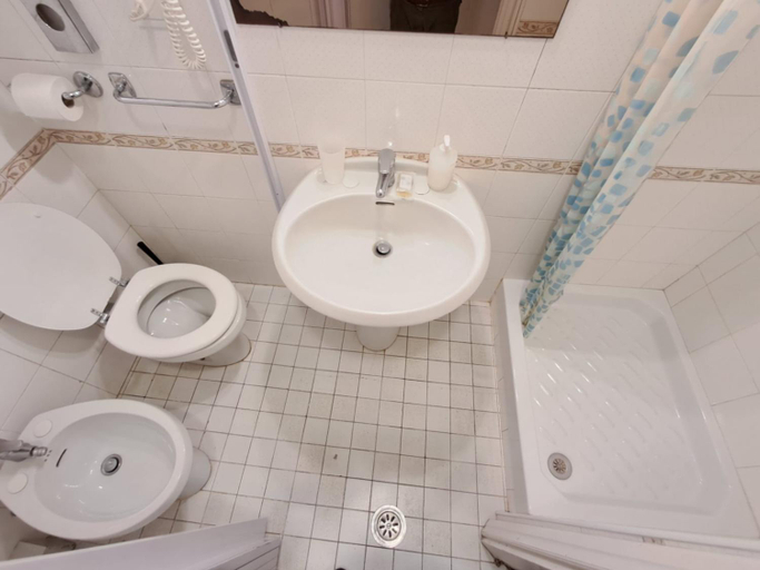 Others 3, NAHID ACCOMMODATION, Rome