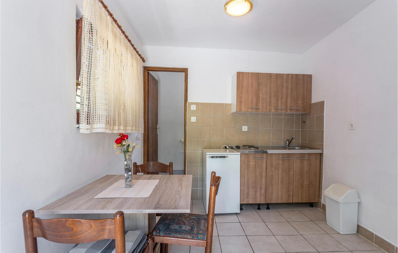 Others 2, Five-Bedroom Holiday Home In Polje, Dobrinj