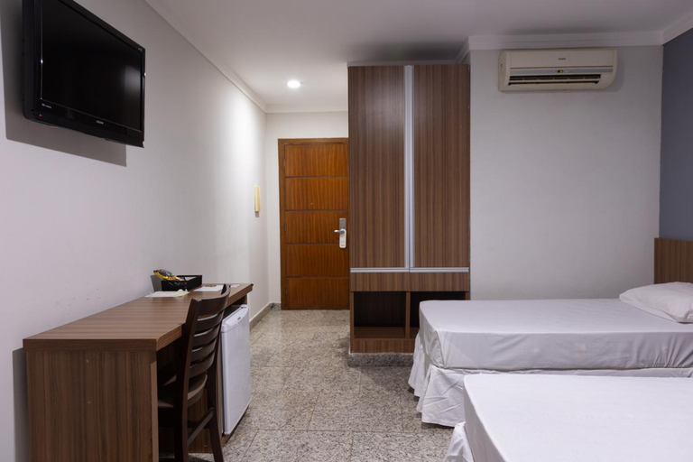 Bedroom 3, HOTEL BOMBONATO UBERABA - Facil Acesso ao Aeroporto e parque de Exposicoes ABCZ, Uberaba