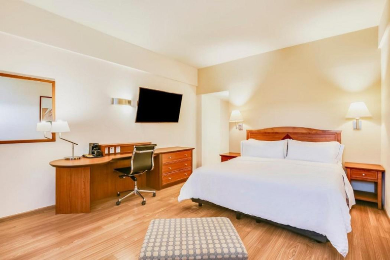 Bedroom 4, Fiesta Inn Torreon Galerias , Torreón
