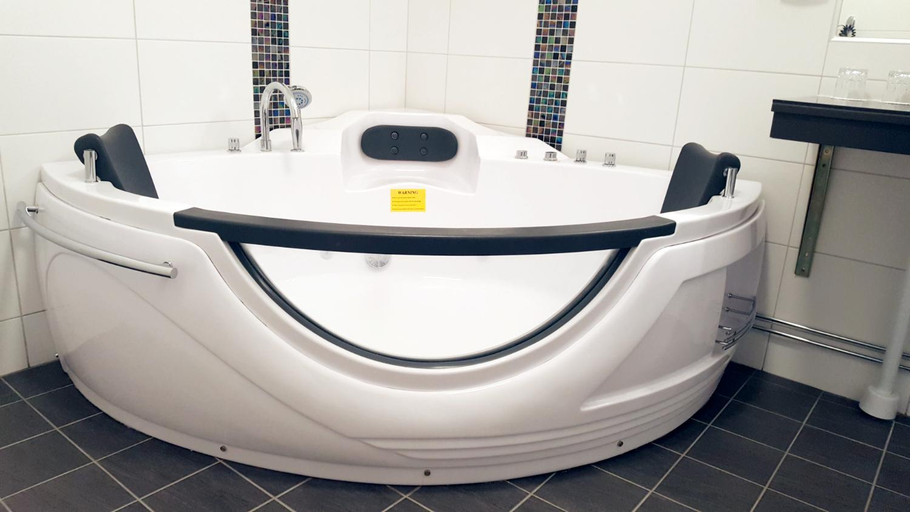 Bathroom 4, First Hotel Carlshamn, Karlshamn