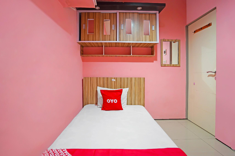 Bedroom 3, OYO 91743 Choirul Residence, Surabaya