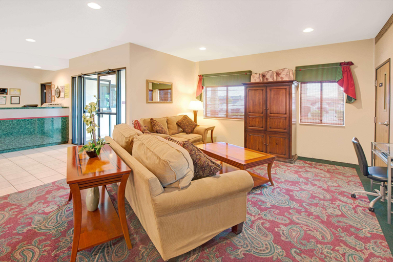Public Area 2, Super 8 by Wyndham Bonne Terre, Saint Francois