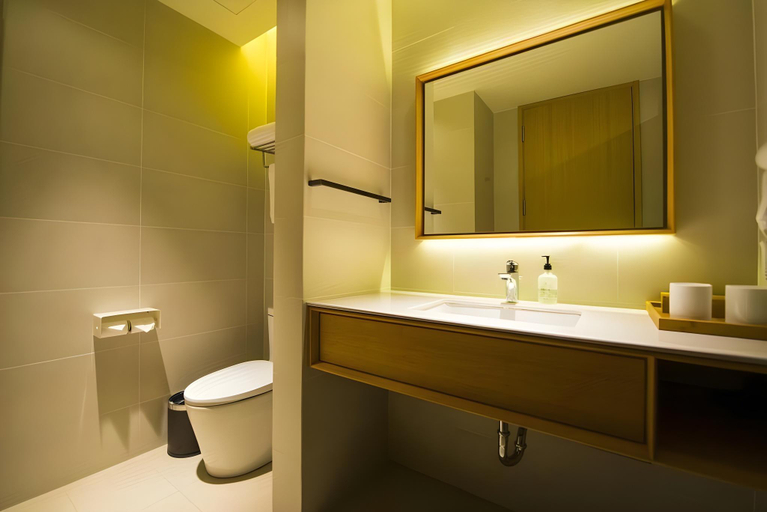 Bathroom 4, Ji Hotel Shanghai Hongqiao Wuzhong Road, Shanghai