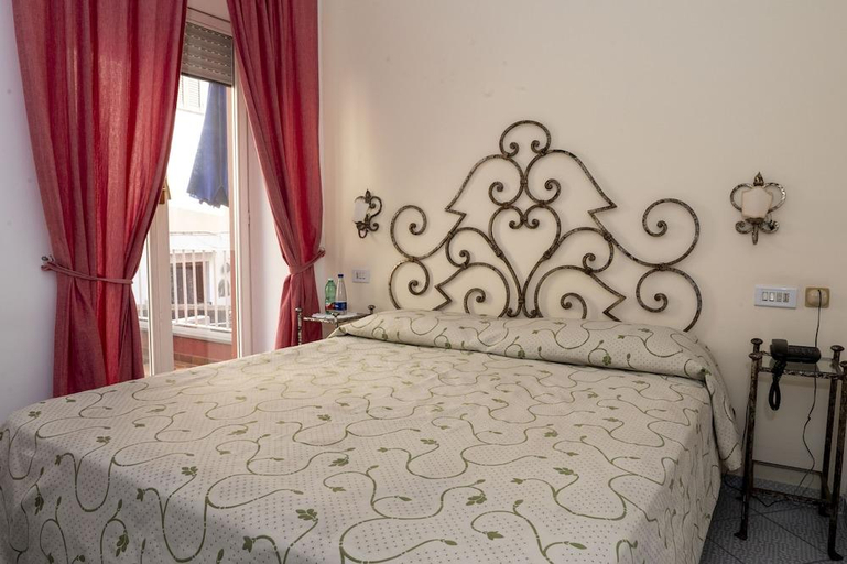 Bedroom 2, Palatium Mari, Napoli