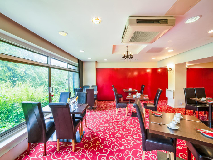 Food & Drinks 5, The Bridge House Hotel, Surrey