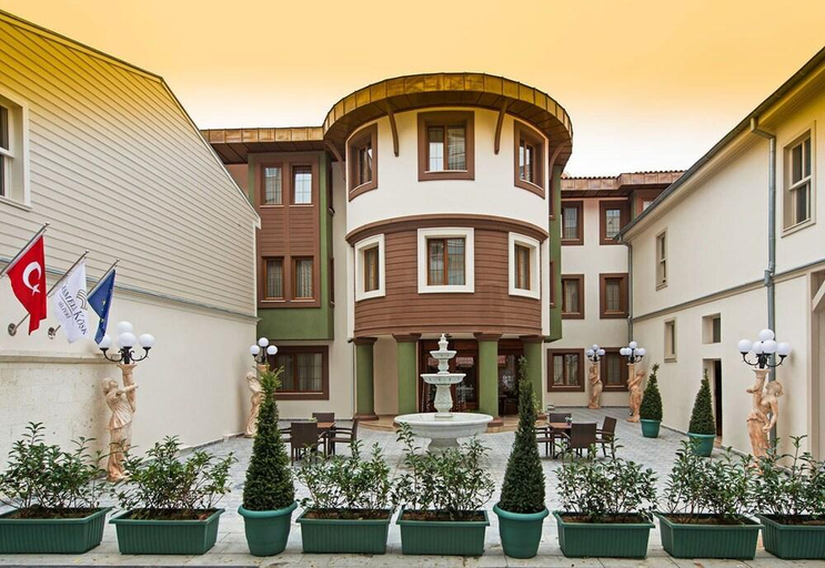 Exterior & Views