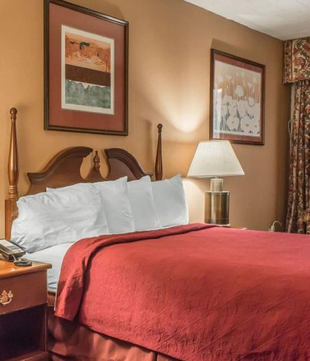 Bedroom 3, FairBridge Inn and Suites Poconos, Monroe