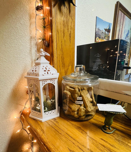 Others 3, Cold Creek Inn, Siskiyou