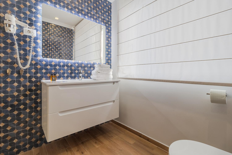 Bathroom 2, Dozsa Residence, Oradea