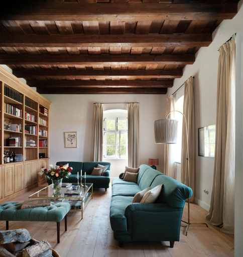 Others 5, Bethlen Estates Transylvania, Danes