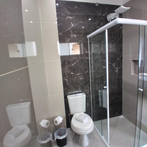 Others 3, Mototop suites, Penha