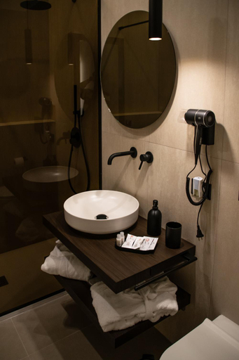 Others 3, Real suite spa, Palermo