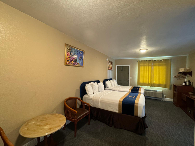 Bedroom 2, Sandals Inn, Volusia