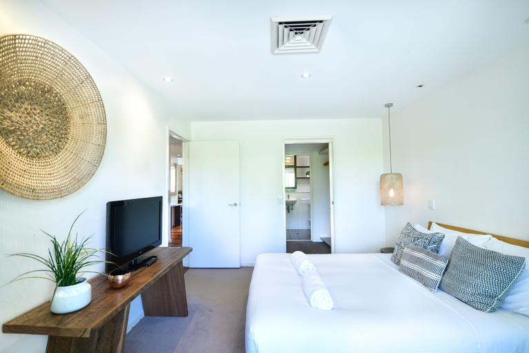 Bedroom 3, East on Byron, Byron