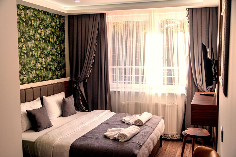 Bedroom 1, Hotel Yaman, Barnim