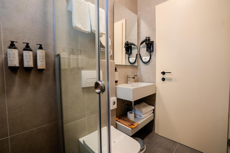 Bathroom 4, Casa Versus Ohrid