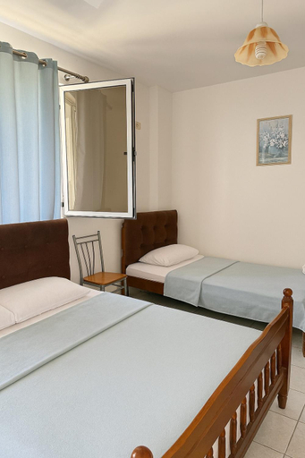 Others 4, Hotel Ardian, Kavajës
