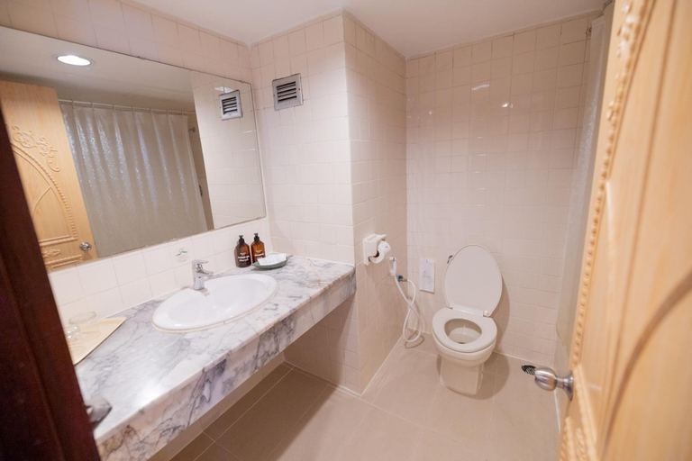 Bathroom 2, MIDO Hotel, Phaya Thai