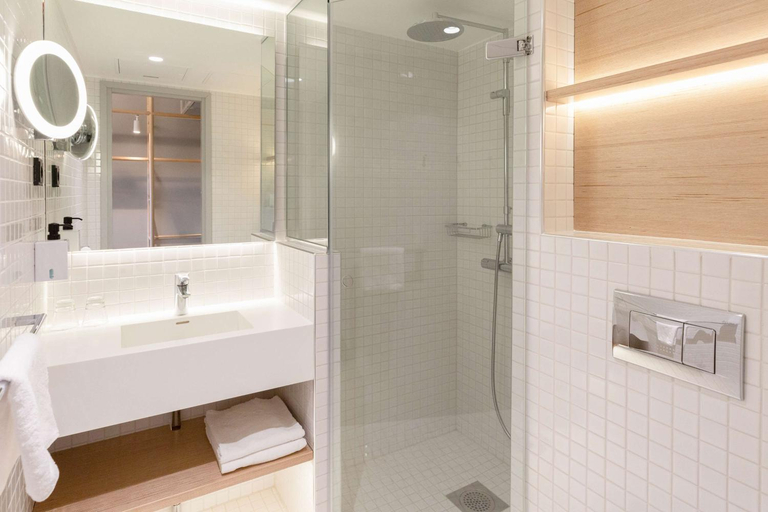 Bathroom 4, Scandic Aviacongress, Uusimaa