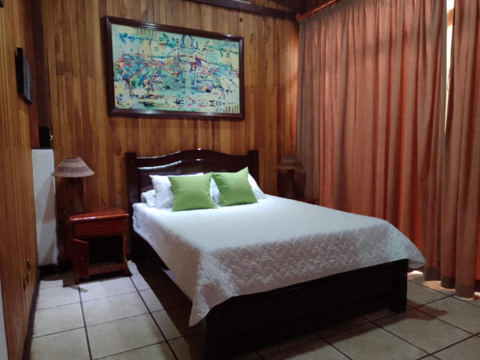 Bedroom 1, Natural Pacific Suites, private family rooms, Aguirre