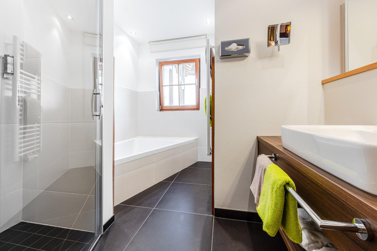Bathroom 3, Hotel Störes - Mountain Nature Hotel, Bolzano
