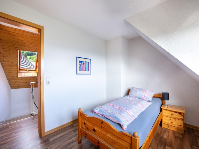 Bedroom 2, Wohnung in Battenberg nahe Winterberg Skigebiet, Waldeck-Frankenberg