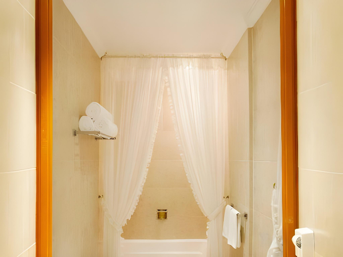 Bathroom 4, Hotel Geneve, Mexico City