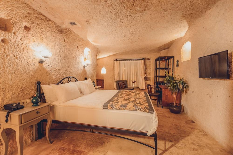 Bedroom 2, Cappadocia Peristyle Cave, Nevşehir