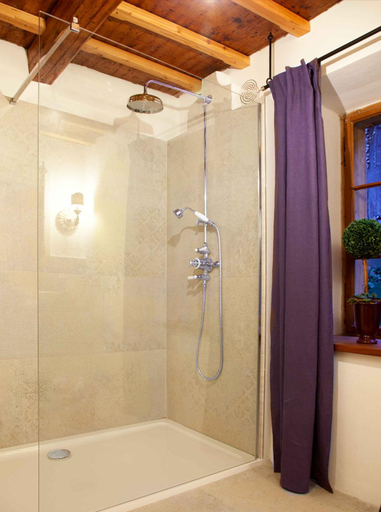 Bathroom 2, Living History (adults only), Gmunden