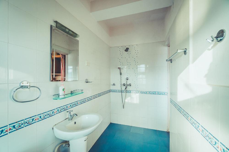 Bathroom, Sadhana Yoga Retreat Centre, Gandaki