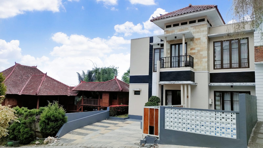 Exterior & Views 2, Kusuma Pinus F8, Malang