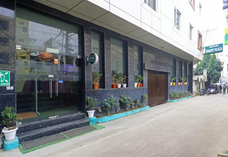 Exterior & Views